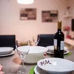 Apartament House *